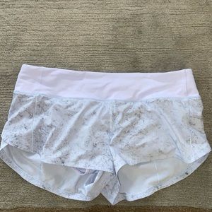 Lululemon low rise speed up short 2.5”